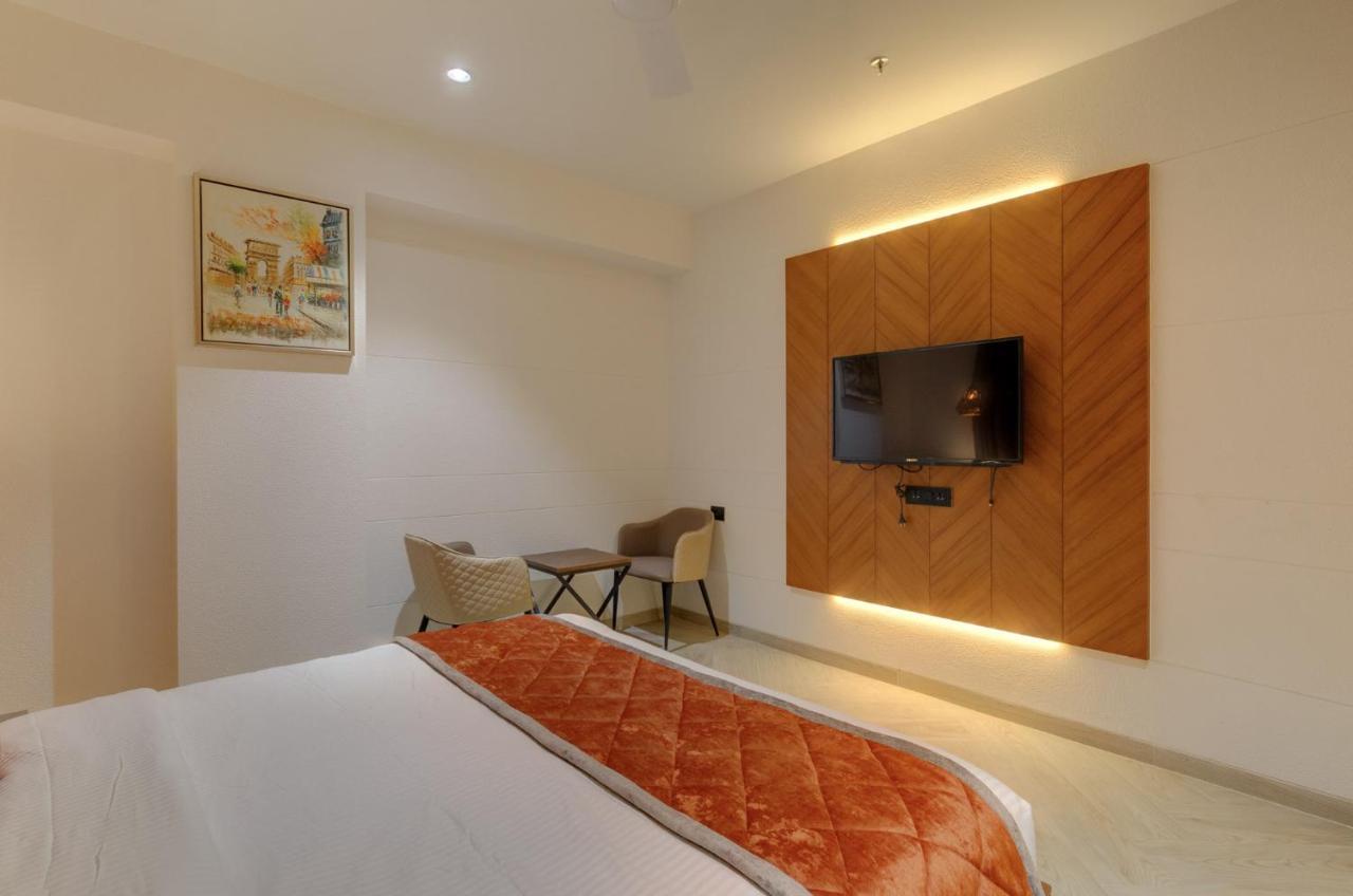 Hotel Diamond 26 سورات المظهر الخارجي الصورة